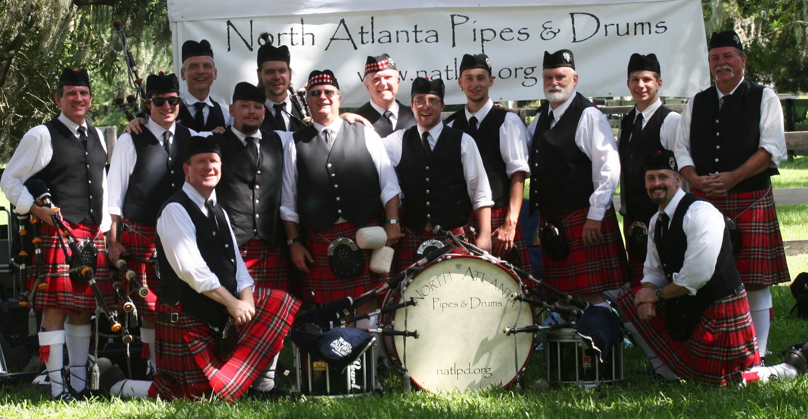 charleston12group Athens Piper Music of the Great Highland Bagpipe Available throughout
